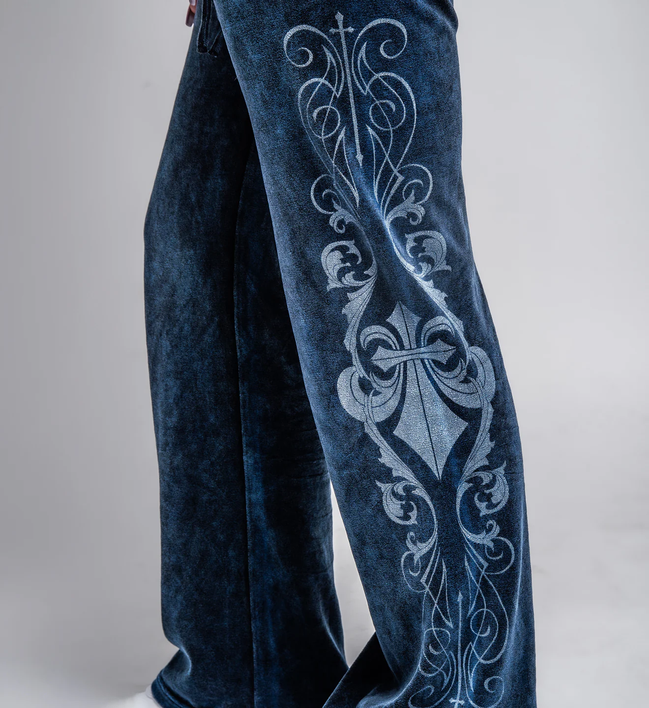 Simulation Flare Sweatpant - Image 10